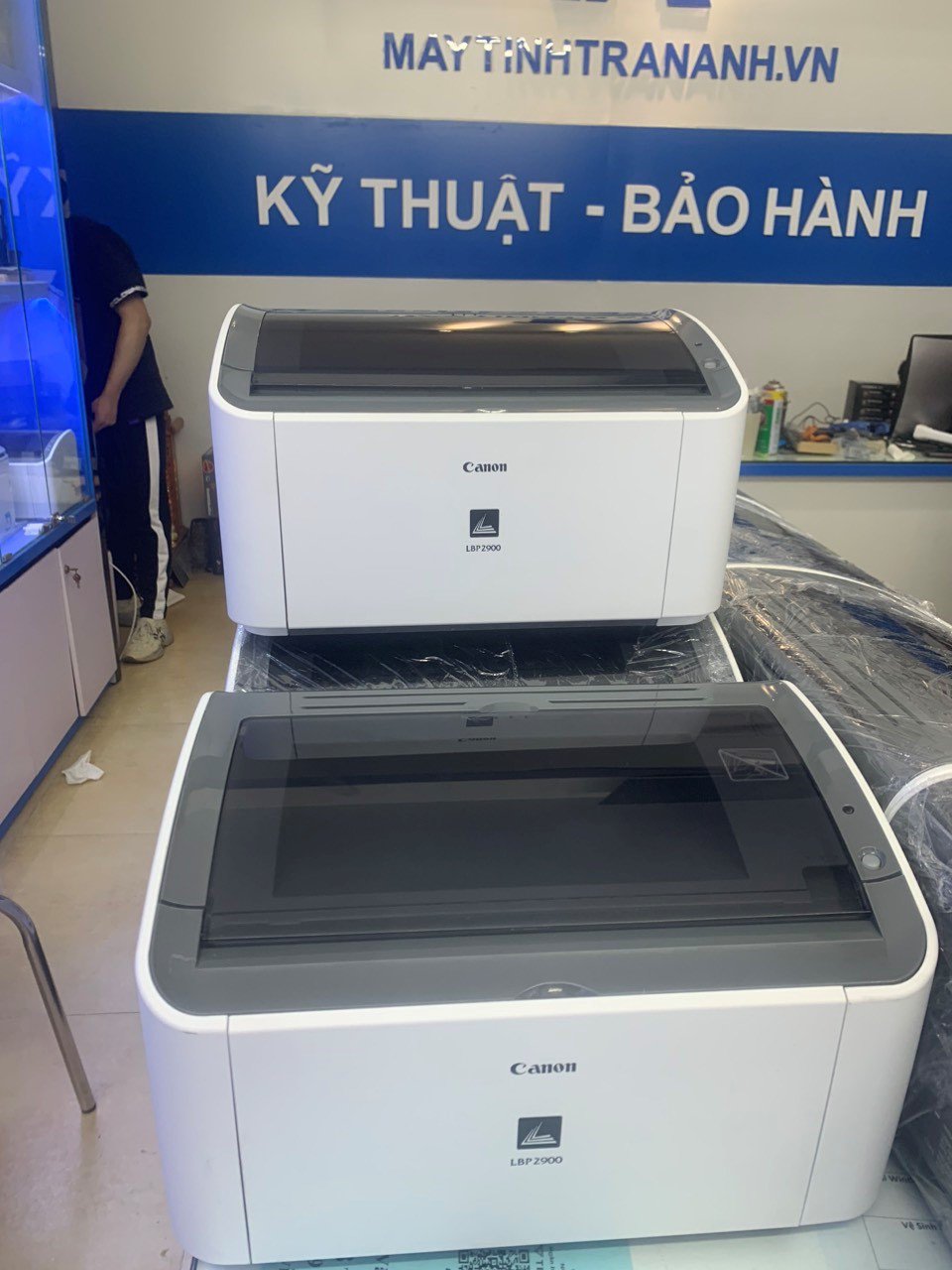 Hinh ảnh thực tế máy in cũ của máy tính Trần Anh