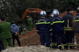 Tin tức trong ngày - Sập giếng ở Hà Nội, 2 anh em ruột tử vong