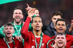 Đội trưởng Van Dijk và "những đứa trẻ" Liverpool mang cho Klopp chức vô địch League Cup