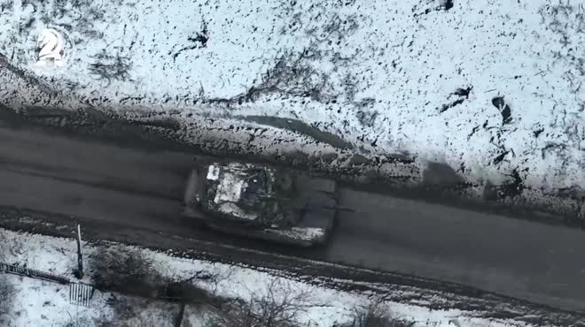Xe tăng M1 Abrams lộ diện ở tiền tuyến vùng Donetsk.