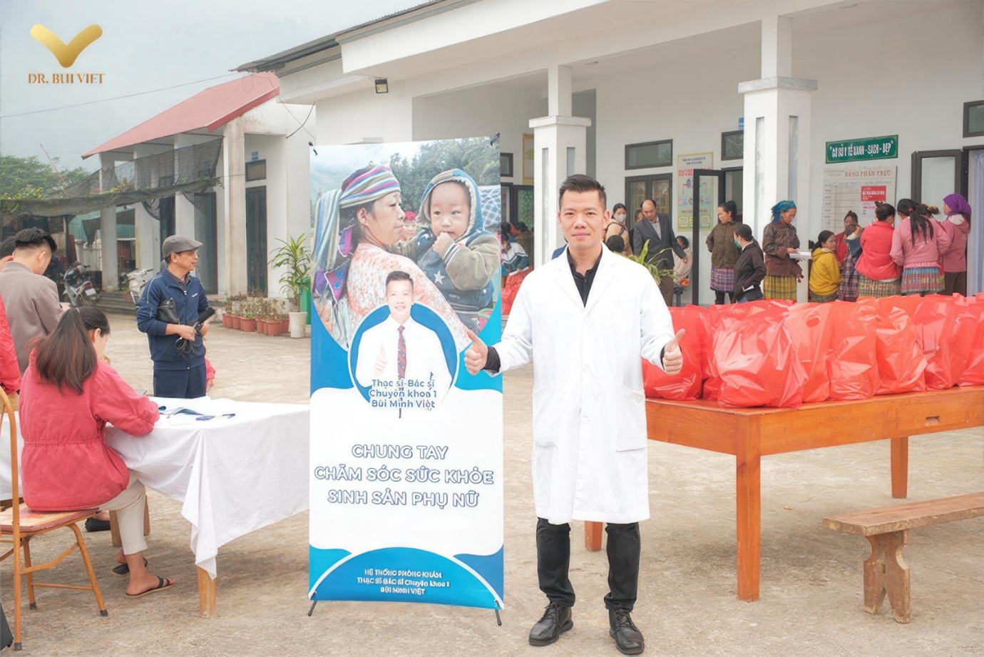 Bác sĩ đã có chuyến thăm khám sức khỏe sinh sản cho phụ nữ vùng cao xã Nà Hẩu, Yên Bái