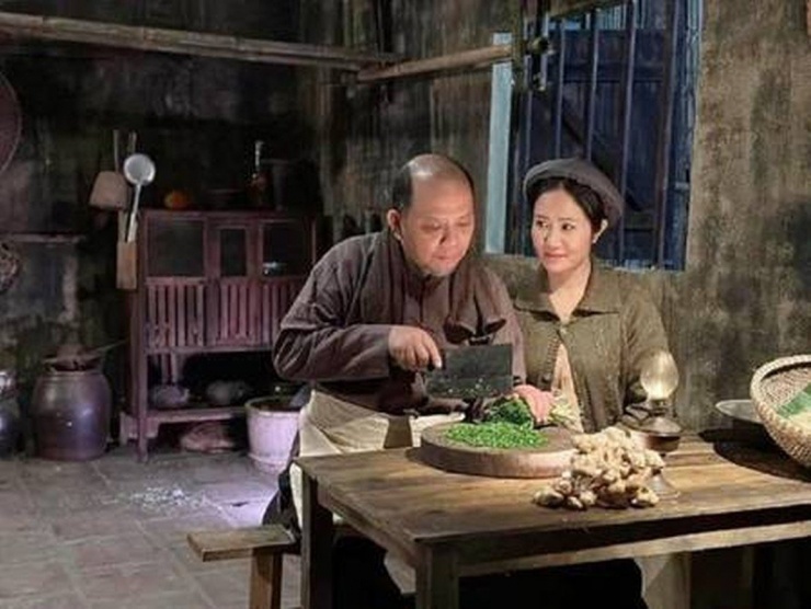 Bộ phim có sự góp của vợ chồng nữ diễn viên Nguyệt Hằng - Anh Tuấn. Cả hai đảm nhận vai vợ chồng bán phở, dù không có quá nhiều đất diễn nhưng mang đến một nét chấm phá cho toàn bộ phim. Ảnh: Internet
