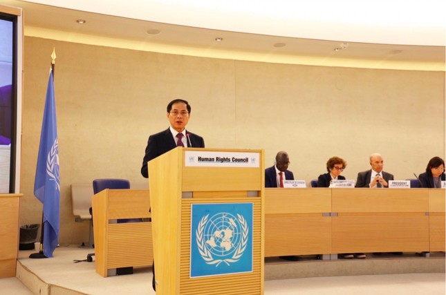 Bộ trưởng Ngoại giao Bùi Thanh Sơn phát biểu tại phiên họp. (Ảnh: Mofa)