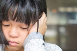 Một cách dạy dỗ khiến con tổn thương, tự ti suốt đời nhưng cha mẹ lại cứ ngỡ là mình đang giúp con tiến bộ