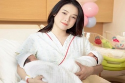 Đời sống Showbiz - Hot girl Sam đã sinh đôi "đủ nếp đủ tẻ"