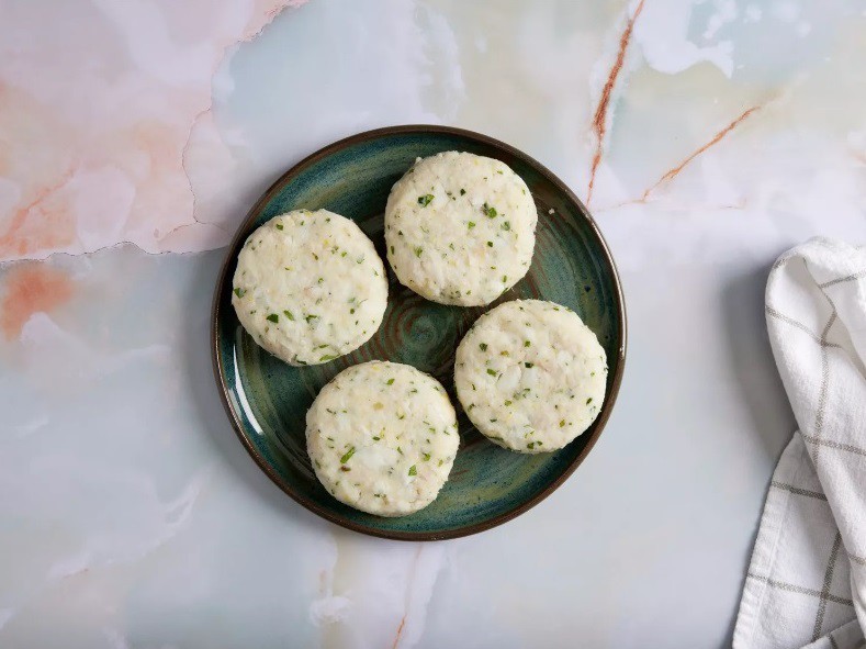 Người lười ăn cá đến mấy cũng mê mẩn món bánh giòn rụm, không hề tanh này - 8