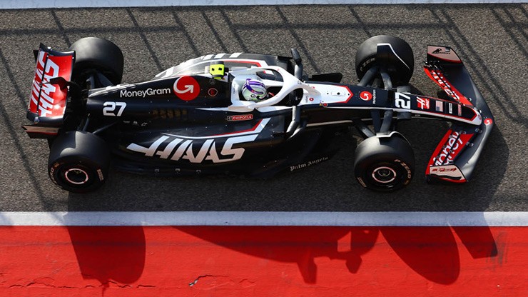 Đua xe F1 sắp khai cuộc ở Bahrain: Đội đua nào dẫn đầu đợt chạy thử nghiệm? - 1