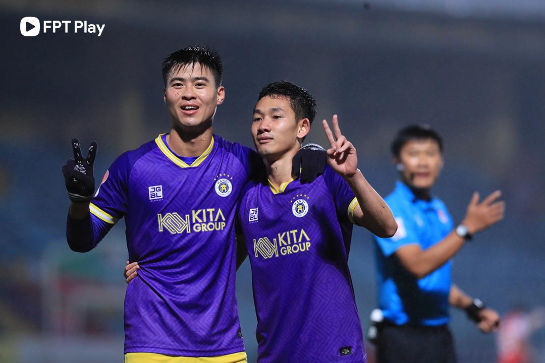 Hà Nội FC đã giành thắng lợi đầu tiên dưới “triều đại” tân HLV Daiki Iwamasa. (Ảnh: FPT Play)