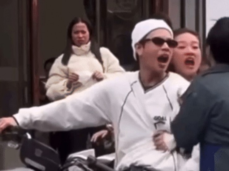 Xôn xao video vợ chồng ca sĩ Jaykii tranh cãi với người bán hàng ở Trung Quốc