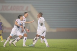 Bóng đá - 8 phút "nghẹt thở" trận Nam Định - Hà Nội: 3 bàn, VAR và siêu phẩm Tuấn Hải