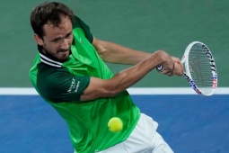 Hấp dẫn các giải tennis: Medvedev thắng dễ, Zverev thua sốc ở Acapulco Mexico