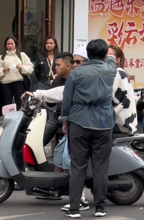 Vụ khẩu chiến xảy ra trên đường phố ở Trung Quốc.
