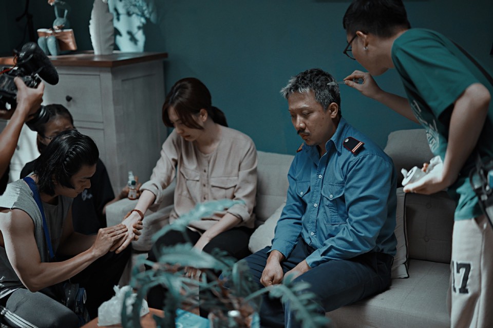 Ngoài đạo diễn, Trấn Thành còn tham gia diễn xuất trong phim "Mai".