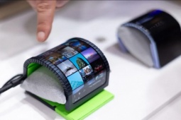 Thời trang Hi-tech - Những chiếc điện thoại điên rồ nhất MWC 2024