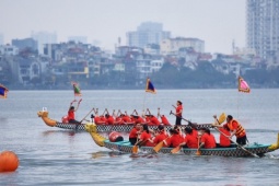 Hà Nội cho kinh doanh sân tập golf trên mặt nước Hồ Tây