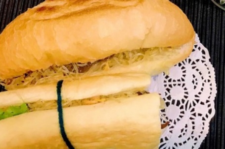 Độc lạ món đặc sản mới của Hải Dương - bánh mì miến ngon khó cưỡng ngày lạnh!
