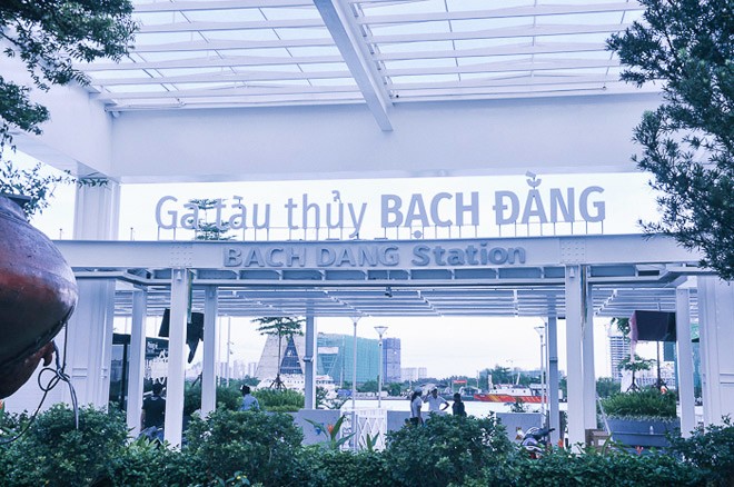 Bảng hiệu ga tàu thủy Bạch Đằng