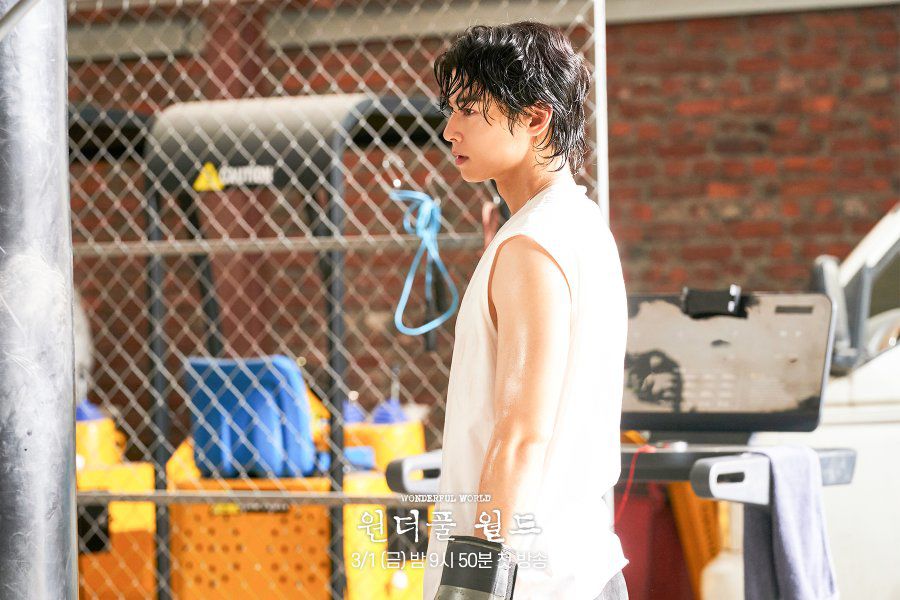 Gương mặt điển trai cùng body cơ bắp của Cha Eun Woo trong phim mới.