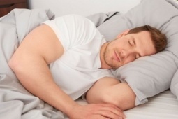 Đàn ông - Đẹp trai hơn trong giấc ngủ chỉ bằng cách điều chỉnh thói quen chăm sóc da ban đêm của bạn