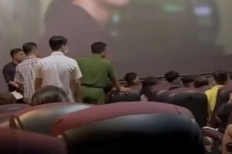 Tin tức trong ngày - 4 rạp chiếu bị phạt vì để học sinh xem phim 18+ "Mai"