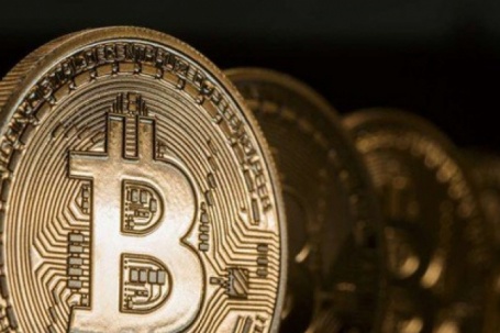 Giá bitcoin tăng chóng mặt, dự báo sắp 'phá' đỉnh