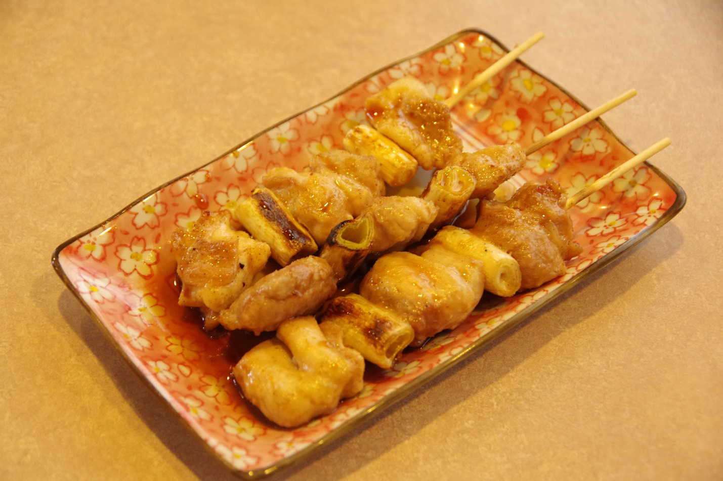 Món yakitori – thịt gà xiên nướng – phiên bản phổ biến nhất