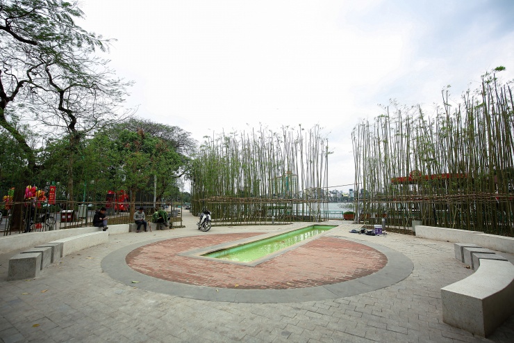 Bắt đầu từ tháng 11-2023, quận Ba Đình (TP Hà Nội) thực hiện dự án trồng trúc và cải tạo vườn hồ Trúc Bạch. Đến nay, dự án cơ bản hoàn thành