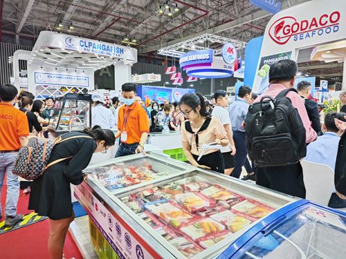 Các gian hàng thủy sản tại Hội chợ Triển lãm thủy sản quốc tế (Vietfish) năm 2023