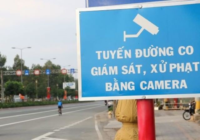 Đường Phạm Ngọc Thạch nối dài đường Hùng Vương đi vào Trung tâm hành chính tỉnh Bình Dương được gắn camera giám sát giao thông.