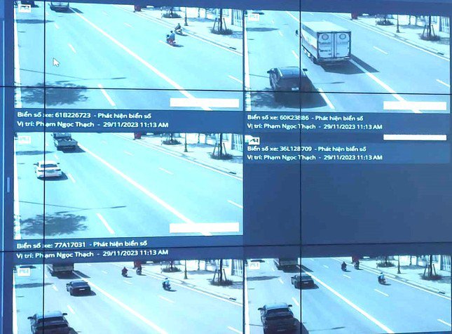 Trung tâm điều khiển hệ thống camera giám sát trên đường. Trong ảnh: Giám sát trên đường Phạm Ngọc Thạch.