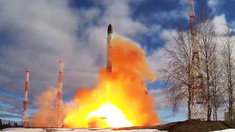 Một vụ phóng thử tên lửa đạn đạo liên lục địa&nbsp;Sarmat của Nga.