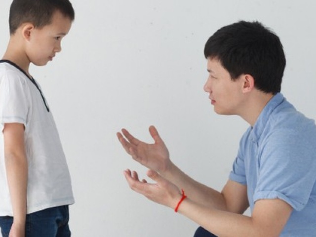 Giáo dục - du học - Các ông bố 'độc hại' thường có 6 thói quen điển hình