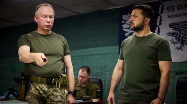 Tổng thống Ukraine Volodymyr Zelensky và Tổng tư lệnh Các lực lượng vũ trang Oleksandr Syrskyi. Ảnh: Pravda