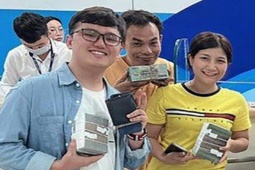 Tin tức trong ngày - Chủ đại lý trúng vé số 34 tỉ đồng nói "có linh cảm đặc biệt"