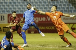 Video bóng đá Quảng Nam - Bình Định: Siêu phẩm sút xa, bùng nổ cuối trận (V-League)