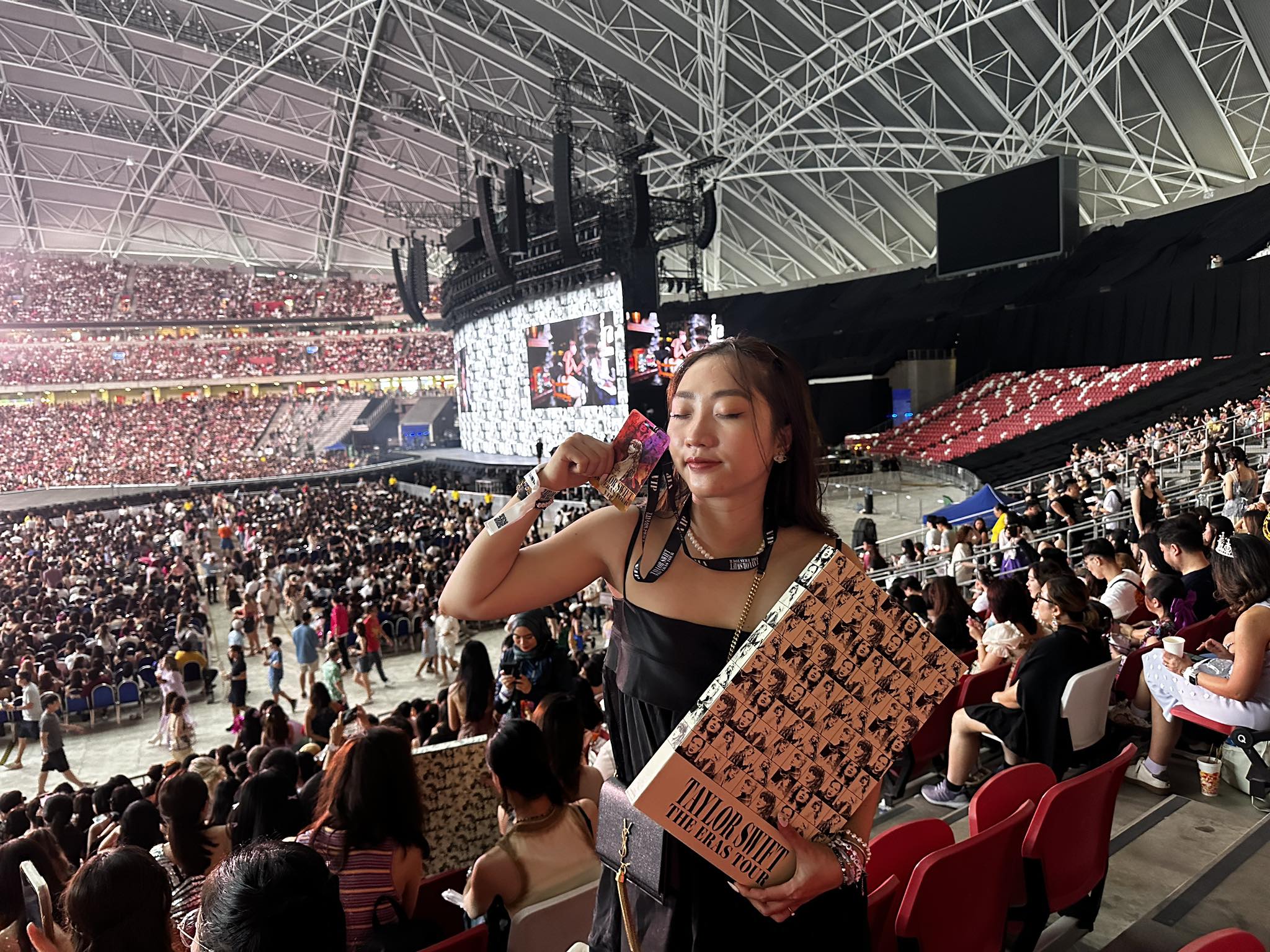 Nhiều sao và fan Việt chi hàng chục triệu sang Singapore xem show Taylor Swift - 11