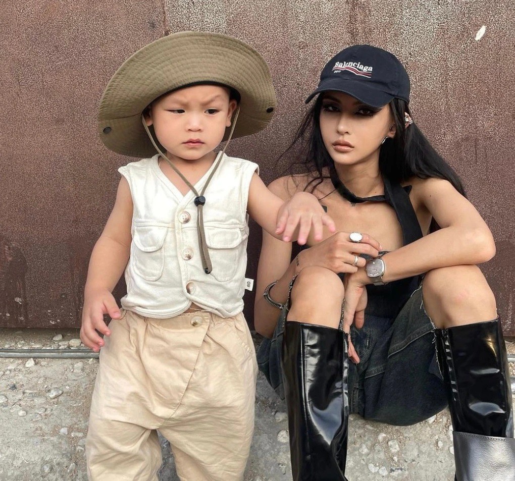 Lâm Minh và con trai 2 tuổi.