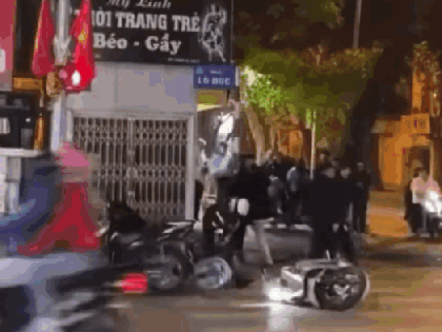 Pháp luật - Điều tra nhóm thanh niên dùng xẻng ẩu đả ở phố Lò Đúc