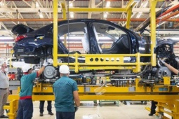 Thị trường - Tiêu dùng - Lý do nhiều người Việt không mua ô tô đầu năm