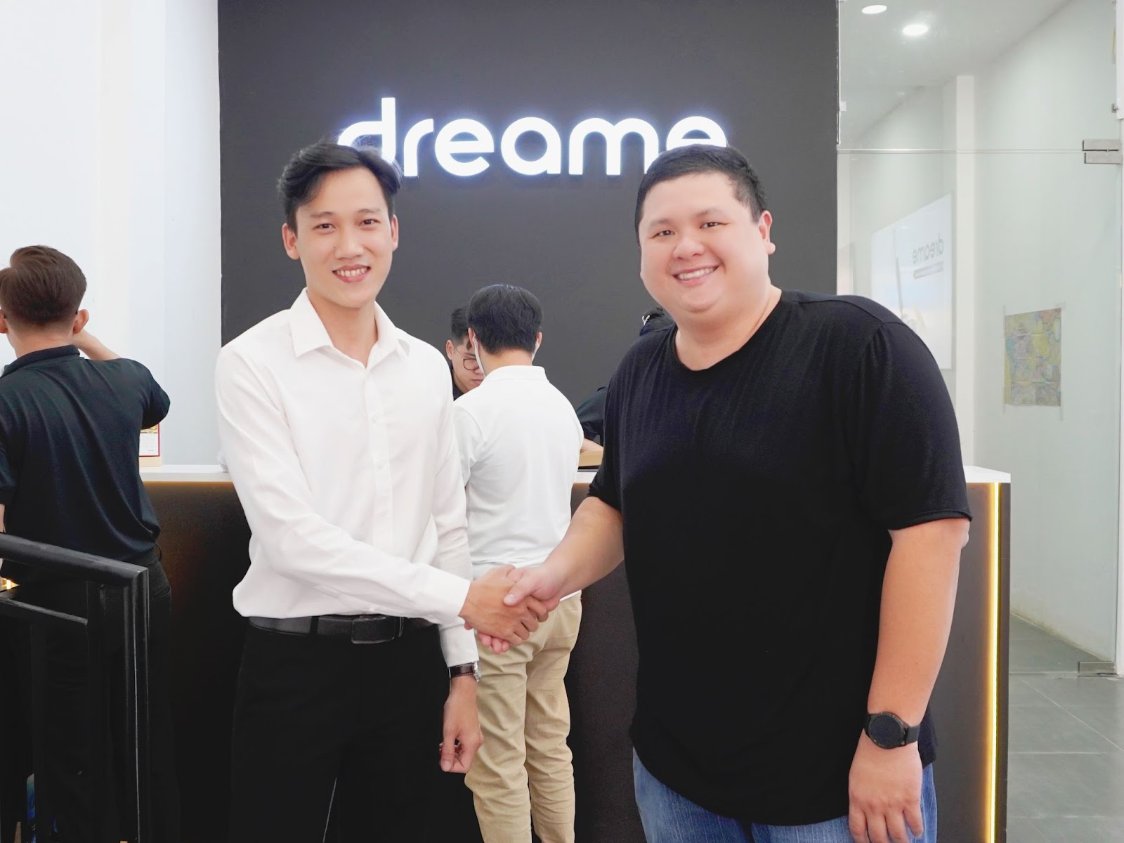 Buổi ra mắt có sự tham gia của Blogger công nghệ Duy Luân (Ảnh: Mi Việt Nam)