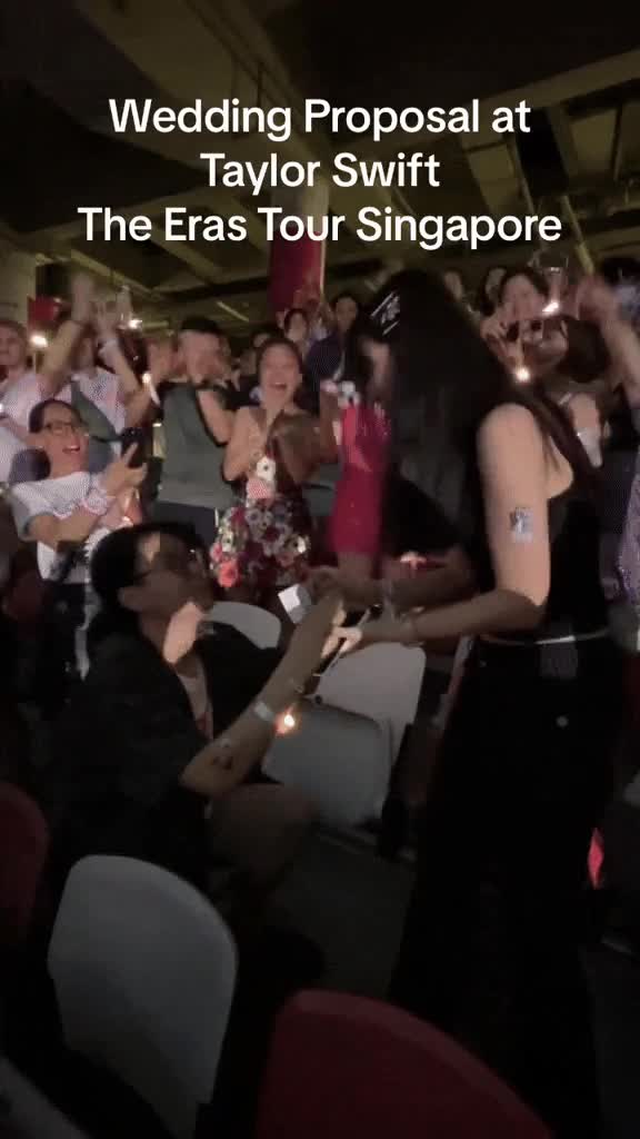 Cặp đôi người Việt Nam cầu hôn ngay tại đêm diễn của "bà mối" Taylor Swift - 1