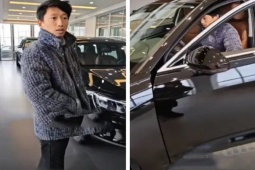 Bạn trẻ - Cuộc sống - Mặc đồ ngủ đi xem ô tô, người đàn ông bị nhân viên coi thường