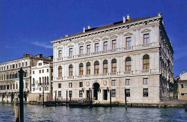Có dịp đến Ý, nhất định phải ghé thăm 9 cung điện nguy nga tráng lệ này