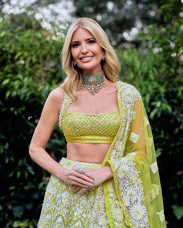 Con gái Donald Trump đẹp như nữ thần, "sáng rực" tại đám cưới con tỷ phú giàu nhất Ấn Độ - 2