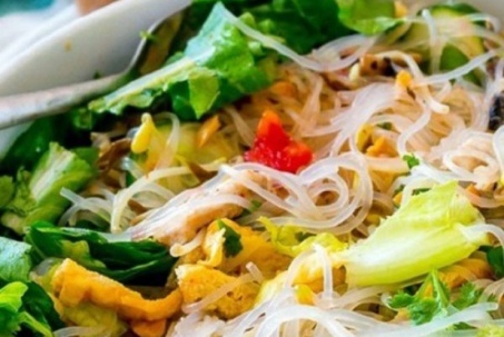 Món ngon cuối tuần: Bún gà trộn giải nhiệt ngày hè