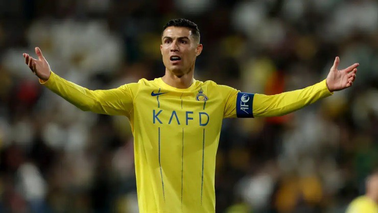 Ronaldo cay mũi vì bị CĐV đối phương chế nhạo