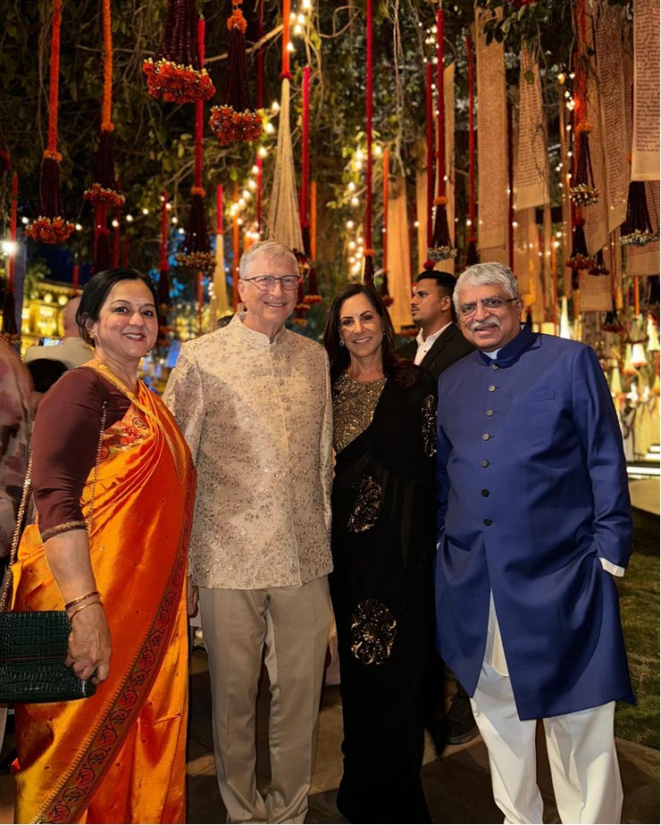 Tỷ phú Bill Gates và bạn gái Paula Hurd trong lễ cưới tại Ấn Độ.