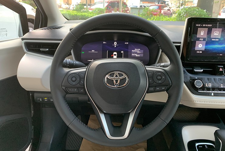 Đánh giá Toyota Corolla Altis: Thiết kế trẻ hóa và năng động, giá 725 triệu đồng - 12