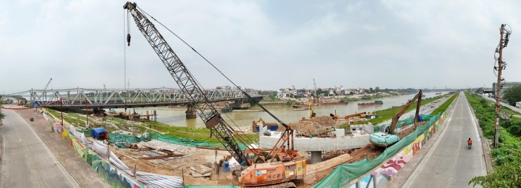 Vị trí xây dựng cầu Đuống mới nằm phía hạ lưu của Cầu Đuống cũ không xa.