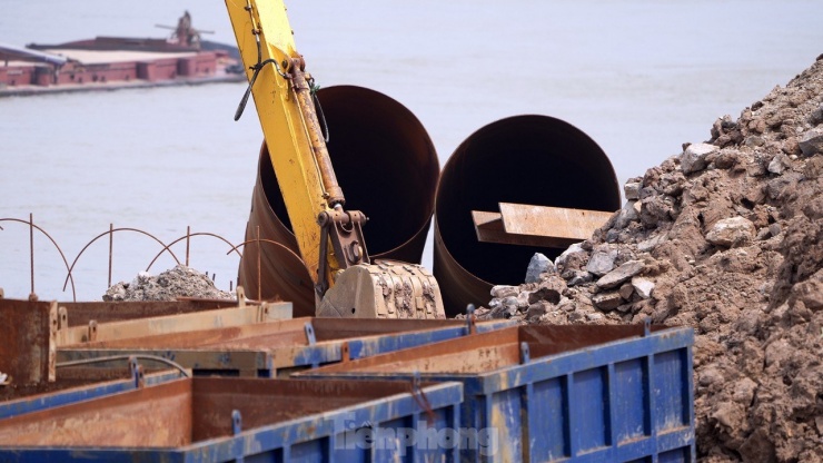 Các cây cầu mới sẽ được xây dựng với tĩnh không lớn hơn để đảm bảo thông thuyền trên luồng vận tải sông Đuống.